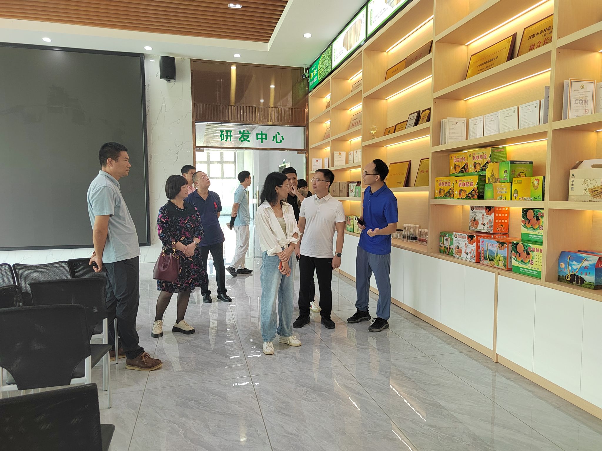 副书记王文达一行前往河源市和平县慰问
